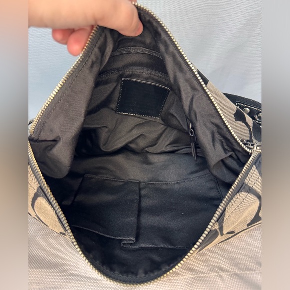 SOLD Coach Signature Print Black & Grey Hobo #17434 EUC - Picture 11 of 12